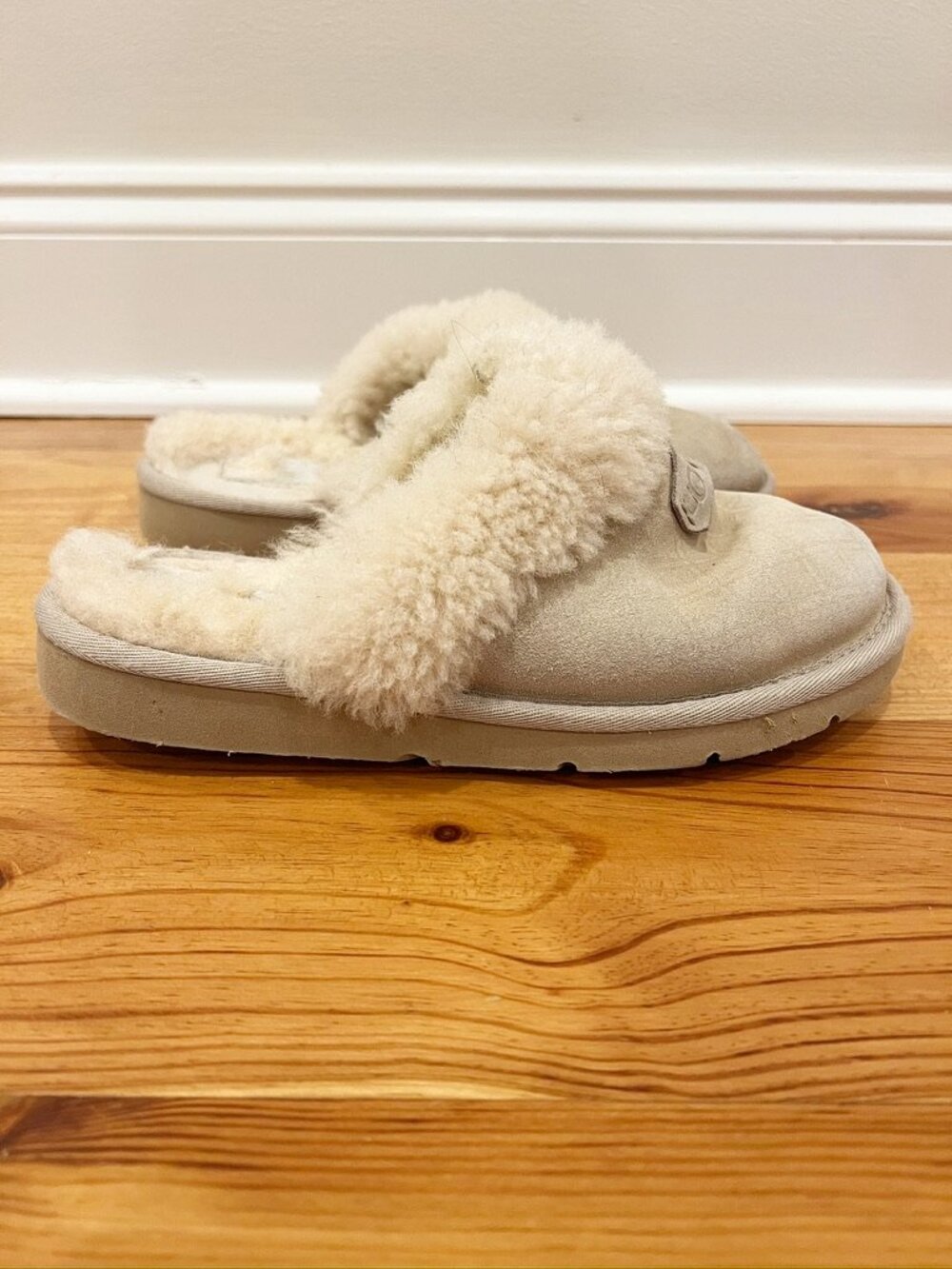 UGG Cozy Double Diamond Slippers Womens 6 Cream Suede Sheepskin Slip On